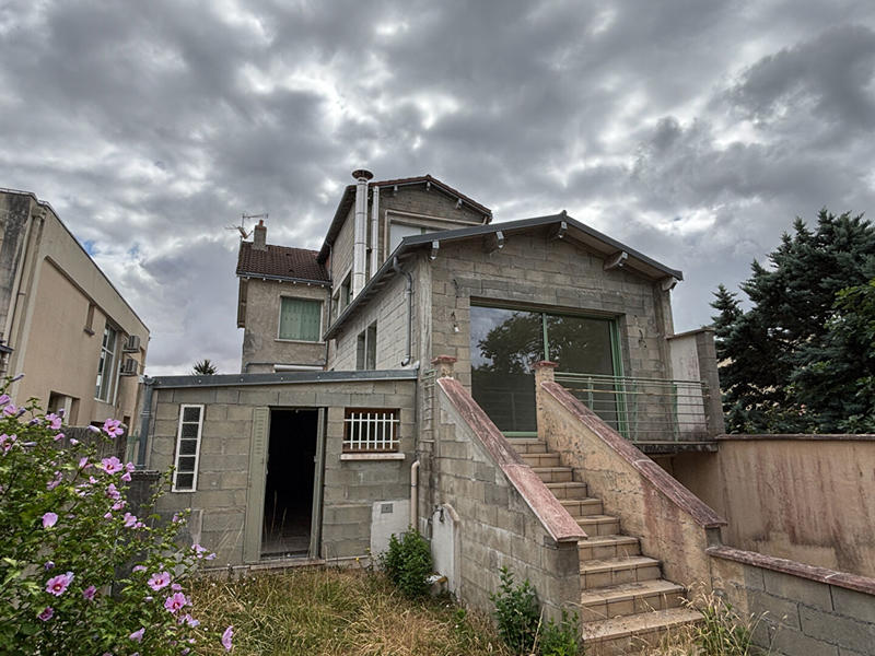 Maison - 204 m² - 8 pièces