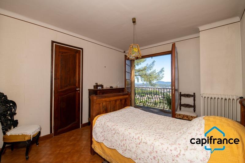 Villa - 213 m² - 7 pièces