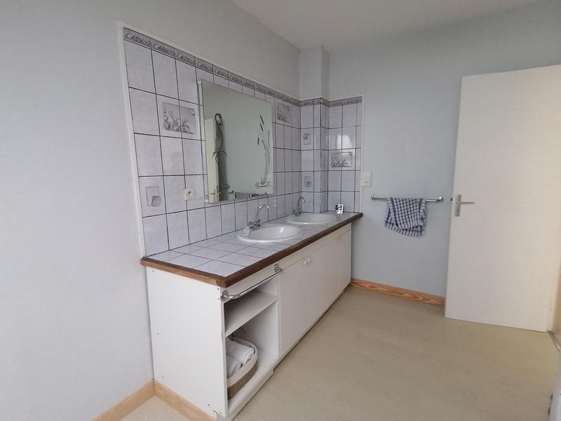 Maison - 157 m² - 9 pièces