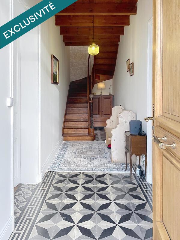 Maison - 330 m² - 10 pièces