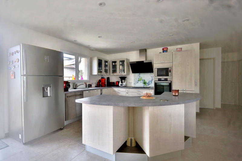 Maison - 97 m² - 4 pièces