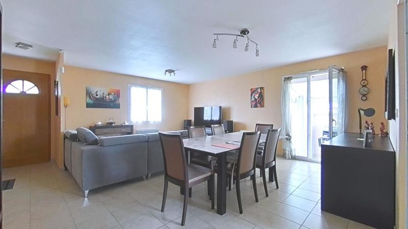 Maison - 104 m² - 4 pièces