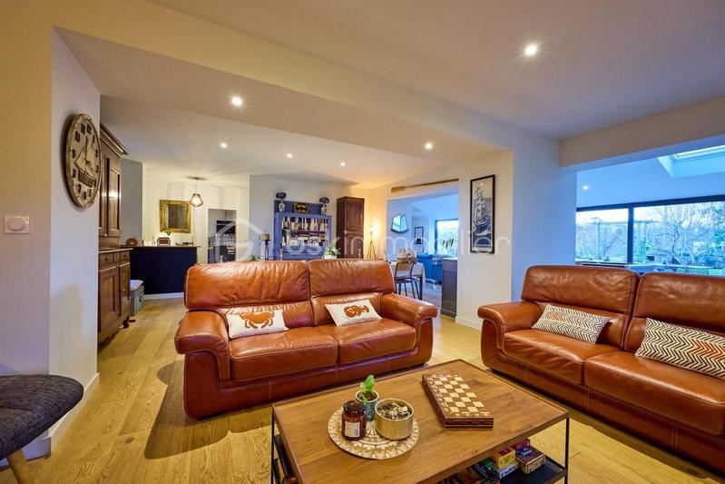 Maison de maîtres - 260 m² - 9 pièces