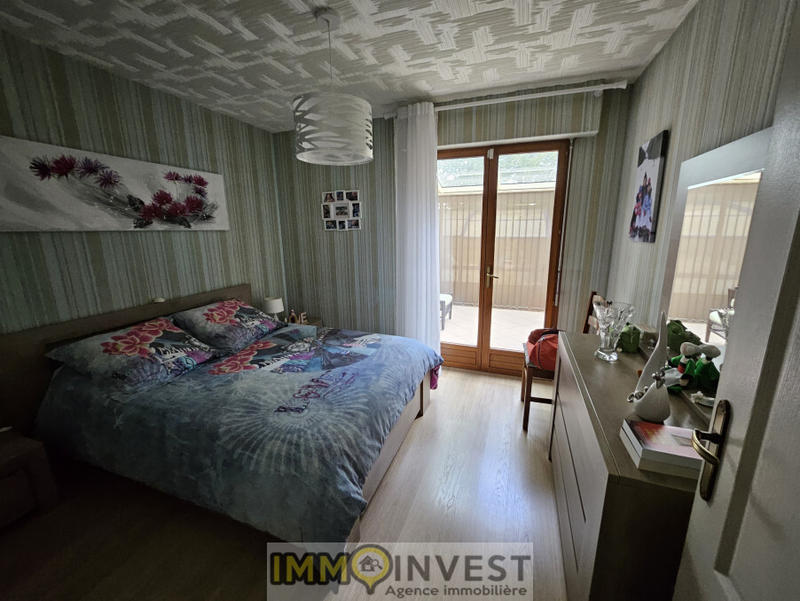 Propriété - 260 m² - 9 pièces