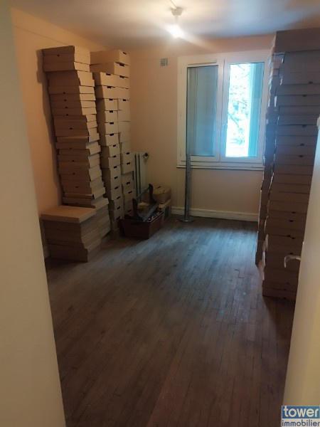 Fonds de commerce - Magasins - 122 m²