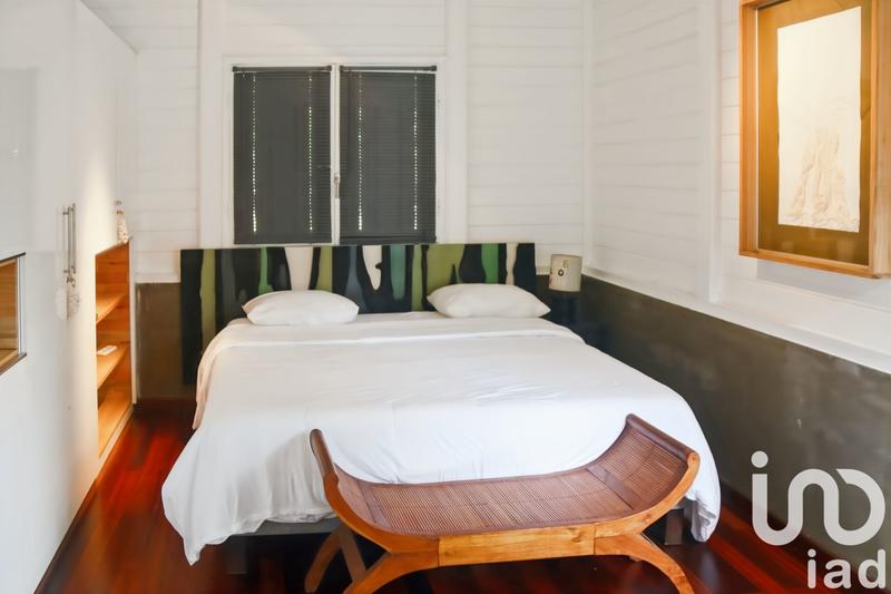 Maison - 272 m² - 5 pièces