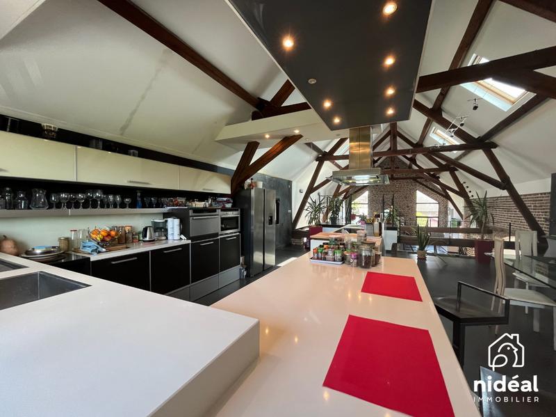 Maison - 395 m² - 8 pièces