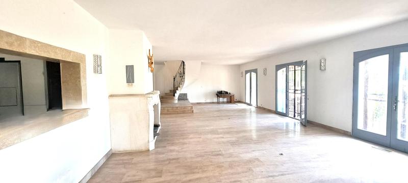 Propriété - 286 m² - 9 pièces
