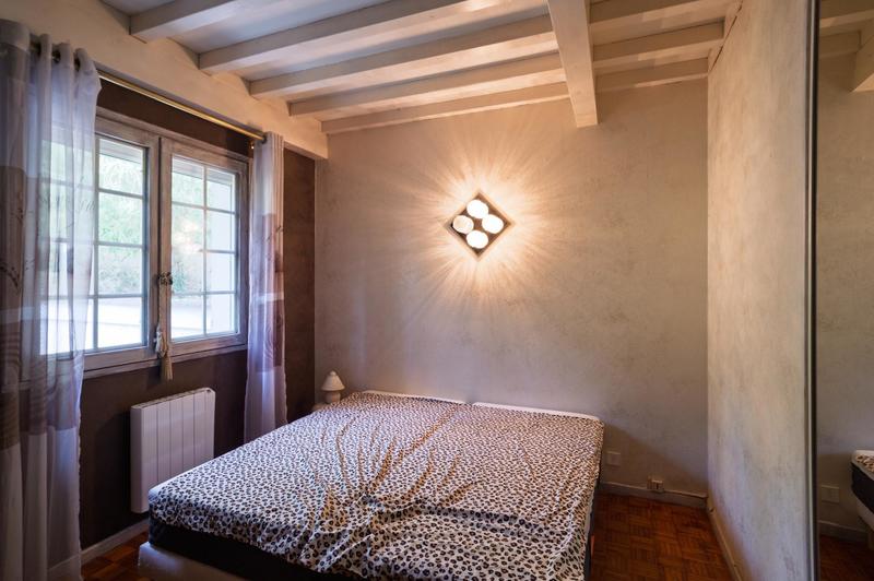 Maison - 230 m² - 8 pièces