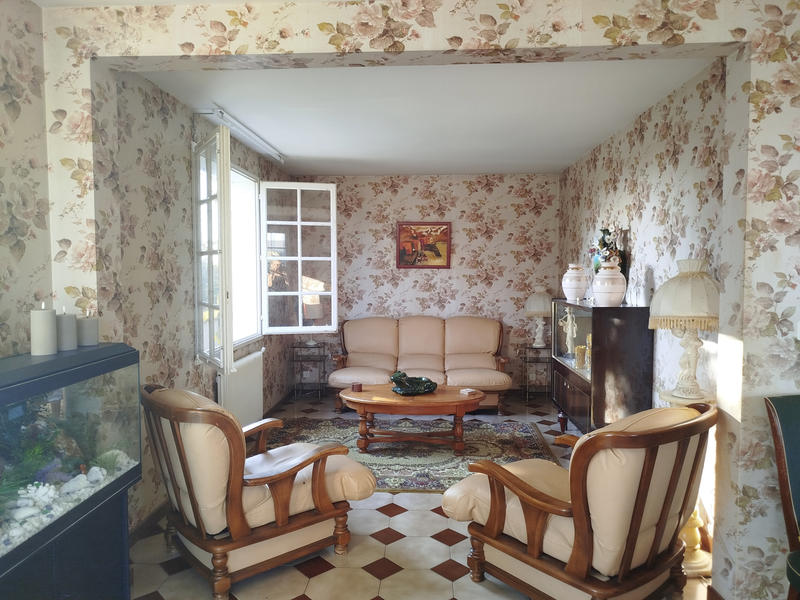 Maison - 3 105 m² - 6 pièces