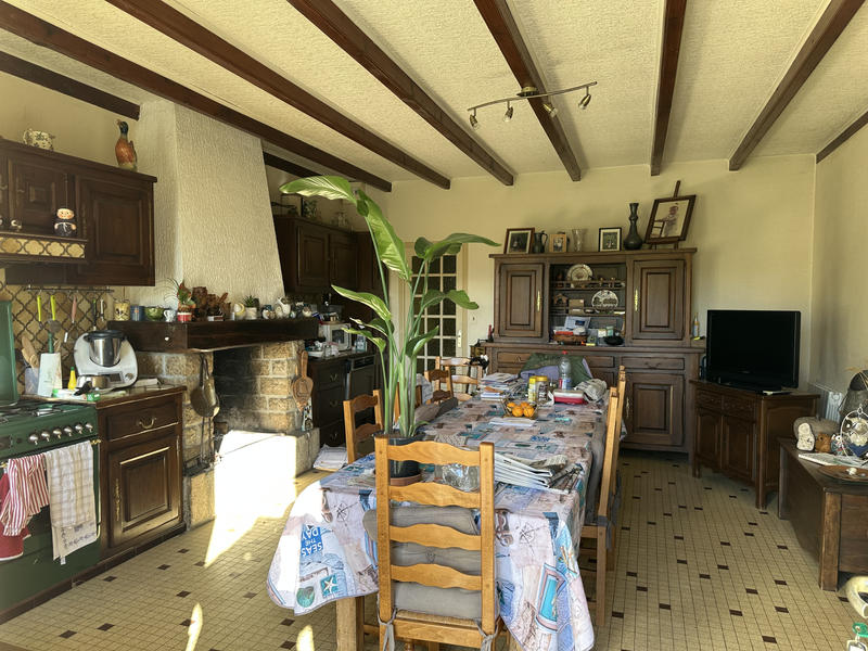 Propriété - 85 m² - 5 pièces