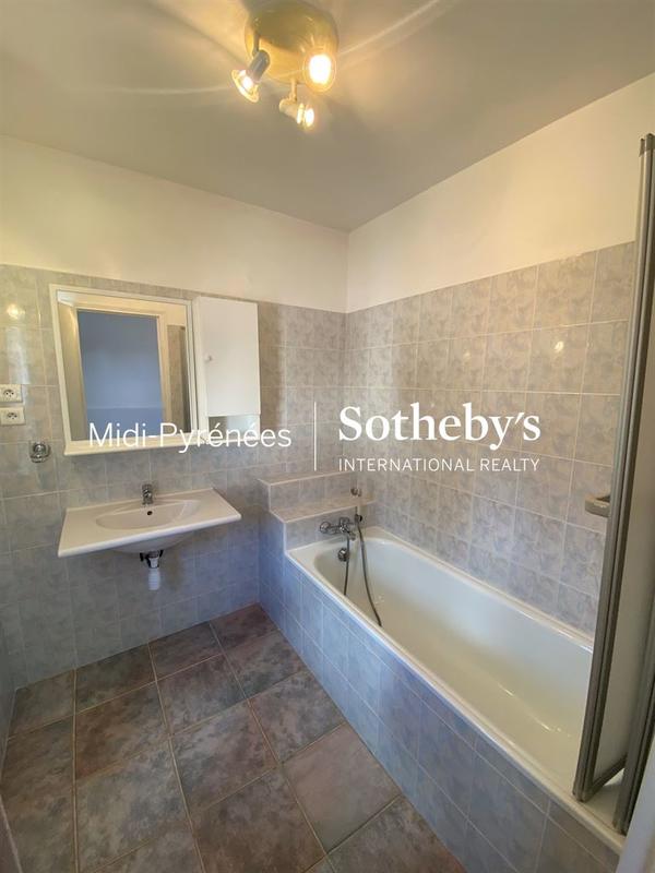 Maison - 387 m² - 11 pièces