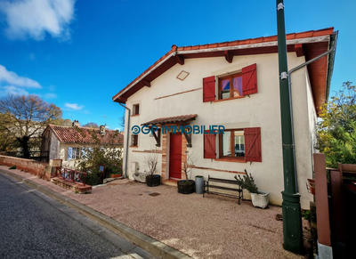 Maison traditionnelle - 212 m² - 8 pièces