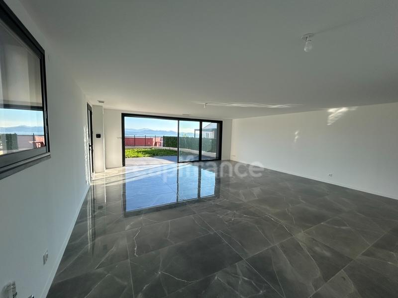 Maison - 143 m² - 3 pièces