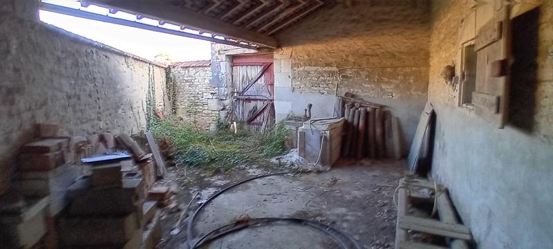 Maison ancienne - 225 m² - 3 pièces