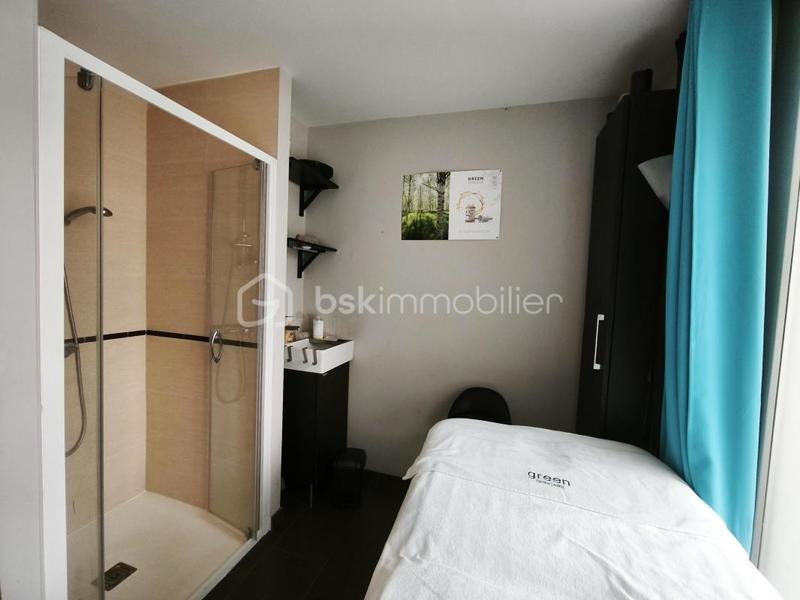 Beauté / Bien-être - 83 m²