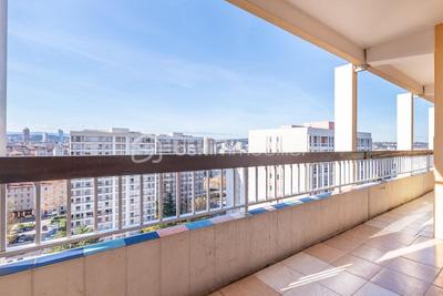 Appartement - 83 m² - 4 pièces