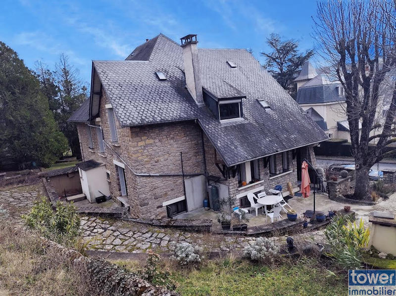 Maison - 224 m² - 8 pièces