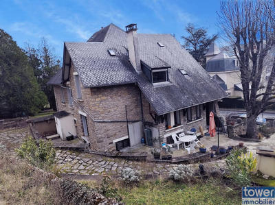 Maison - 224 m² - 8 pièces