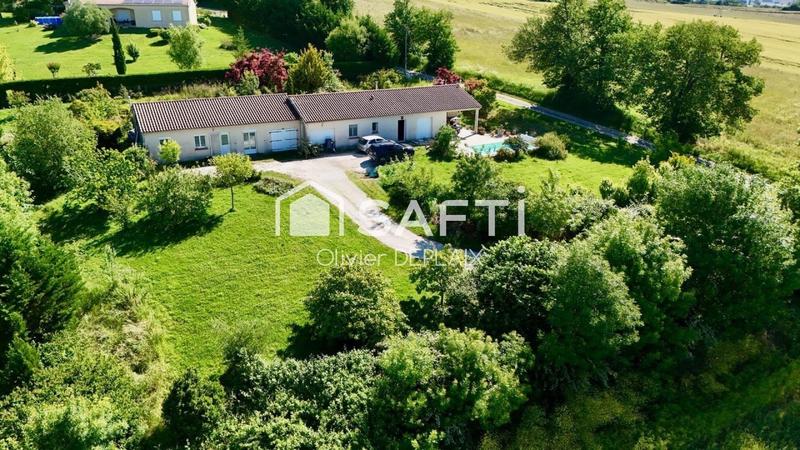 Maison - 210 m² - 10 pièces