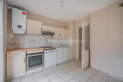 Maison jumelée - 94 m² - 4 pièces