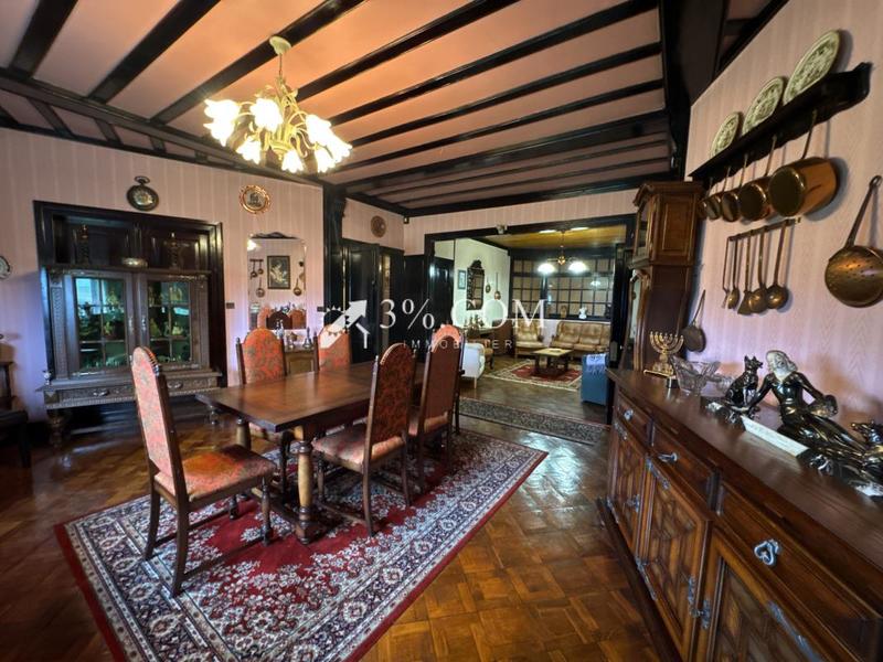 Propriété - 227 m² - 10 pièces