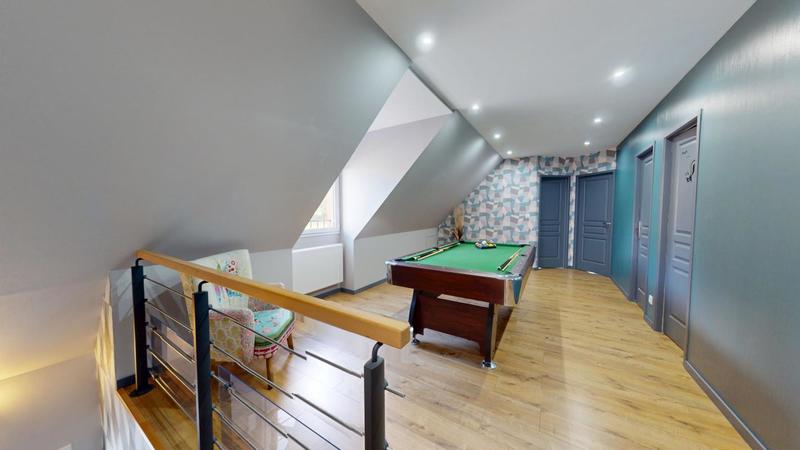 Pavillon - 180 m² - 8 pièces