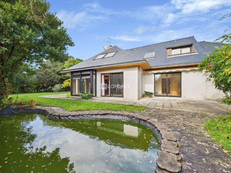 Maison - 215 m² - 7 pièces