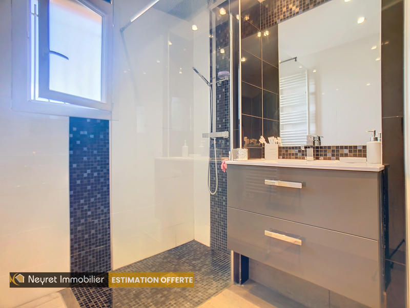 Maison - 170 m² - 7 pièces