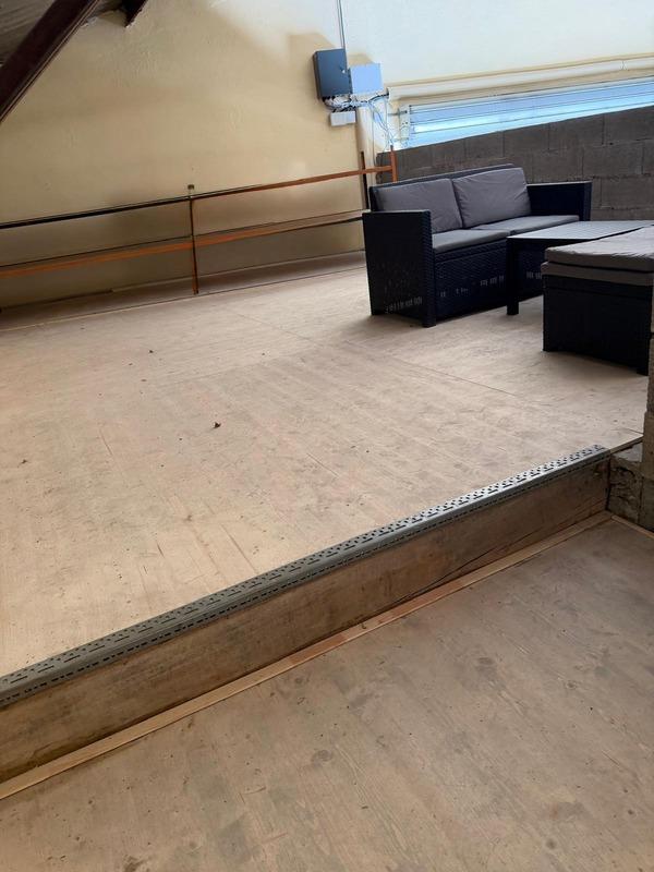 Entrepôt - 700 m² - 3 pièces