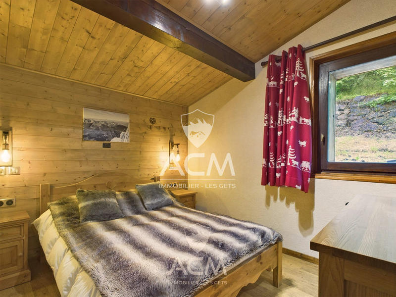 Châlet - 310 m² - 14 pièces