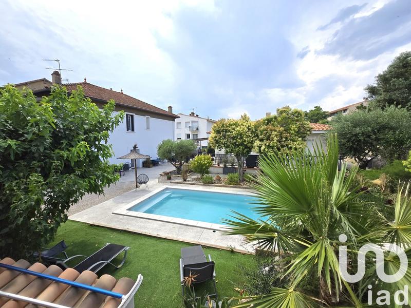 Maison - 300 m² - 12 pièces