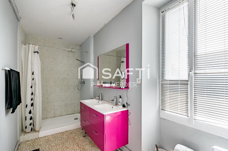 Maison - 250 m² - 8 pièces