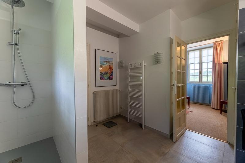 Propriété - 450 m² - 8 pièces