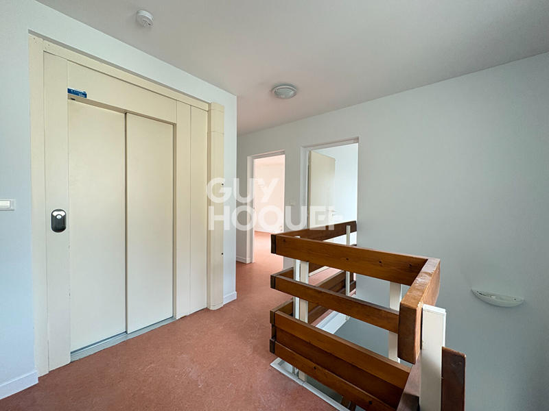 Maison - 176 m² - 8 pièces