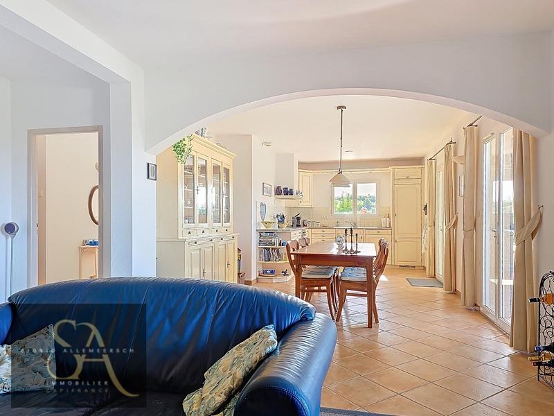 Maison - 174 m² - 5 pièces