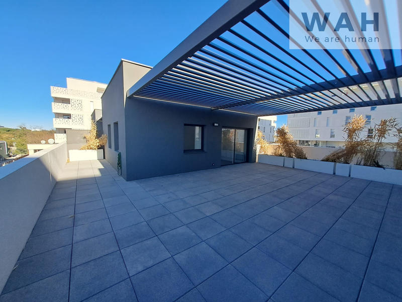 Appartement - 90 m² - 4 pièces