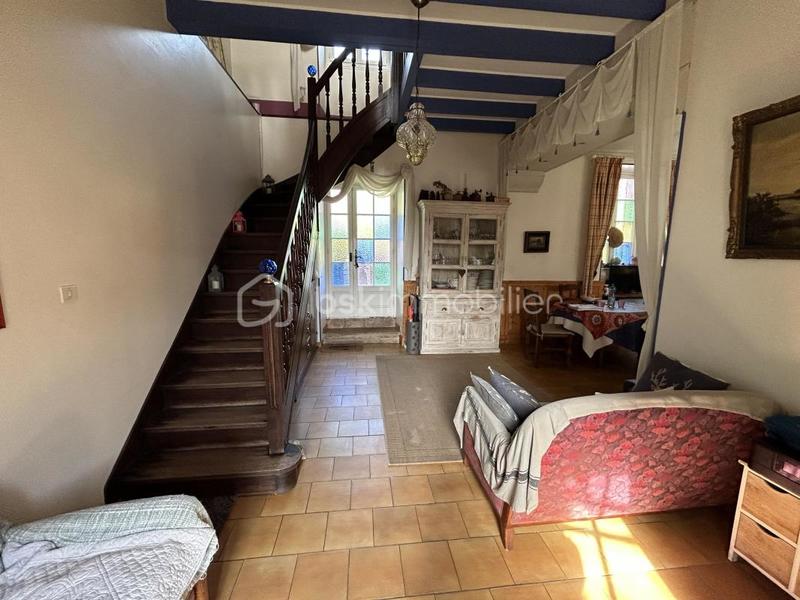 Maison - 300 m² - 8 pièces