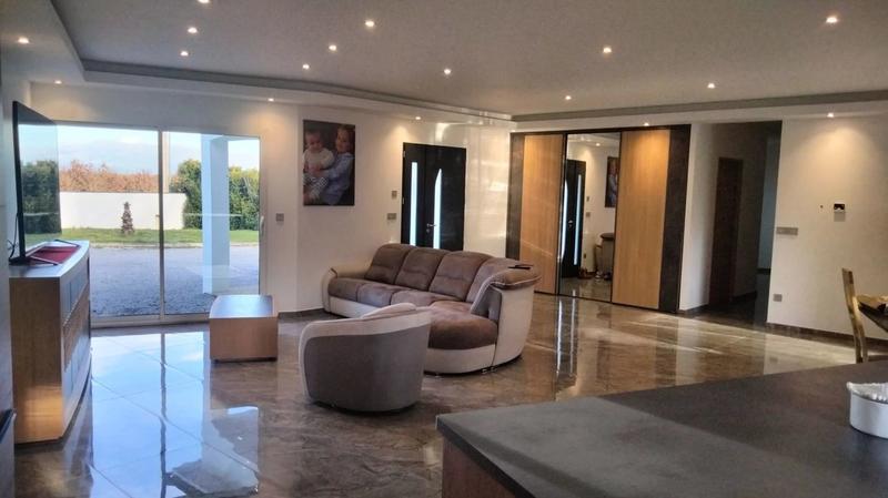 Pavillon - 160 m² - 4 pièces