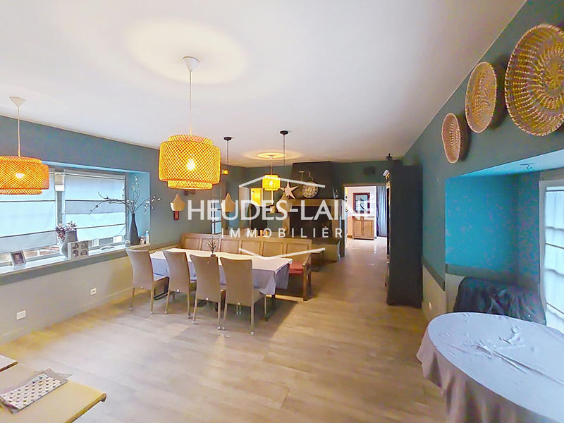 Maison - 250 m² - 5 pièces