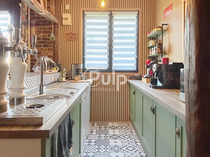 Maison - 325 m² - 11 pièces