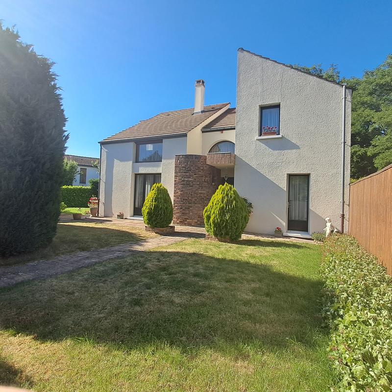 Maison - 160 m² - 6 pièces