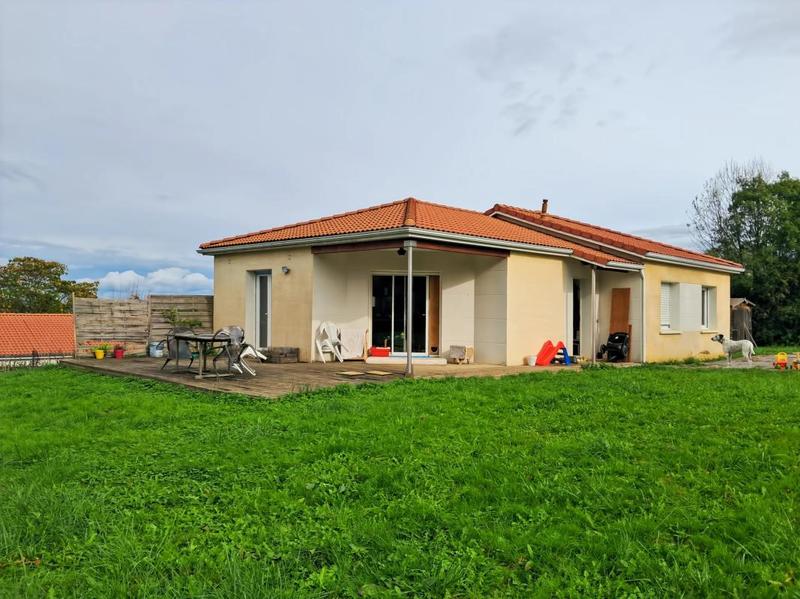 Maison - 104 m² - 4 pièces