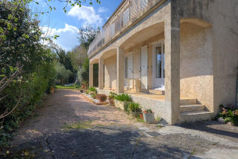 Maison - 152 m² - 7 pièces