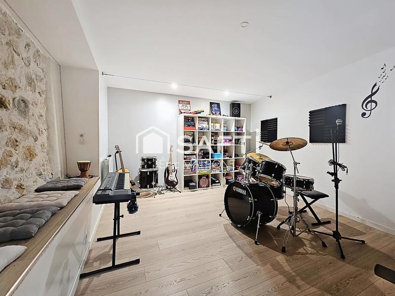 Maison - 250 m² - 9 pièces