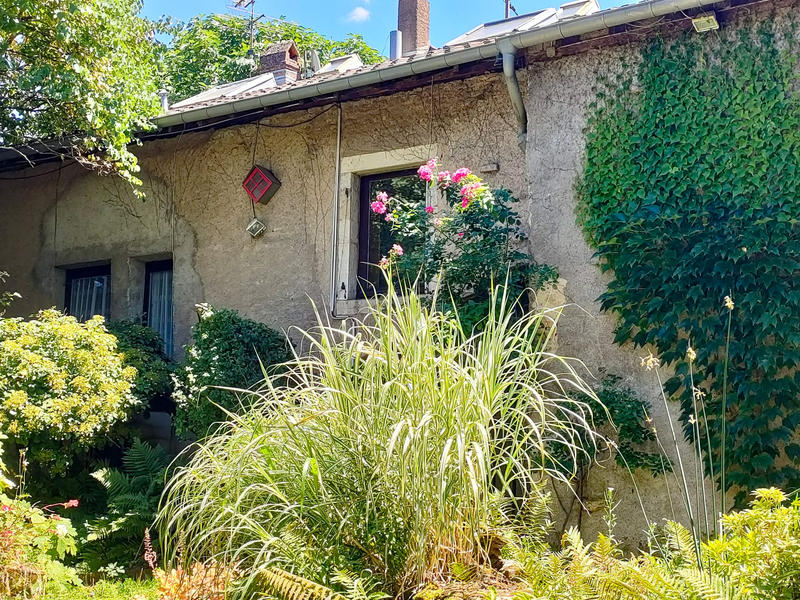 Maison - 233 m² - 9 pièces