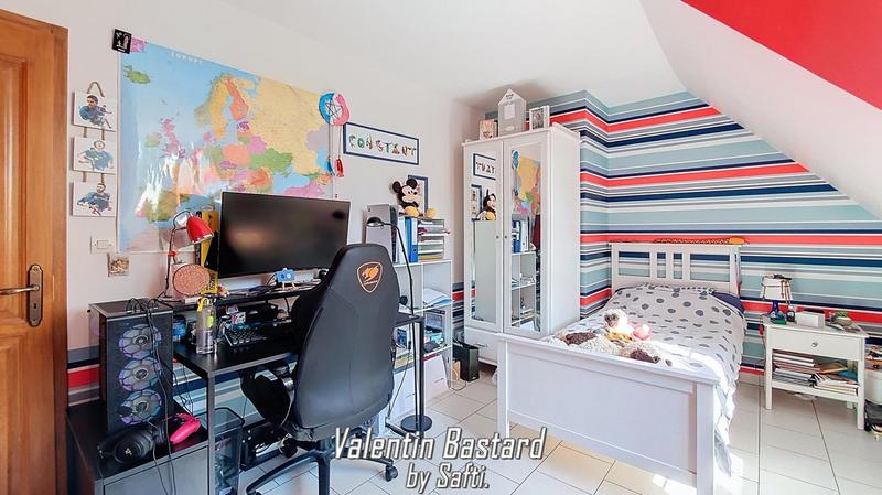 Maison - 260 m² - 10 pièces