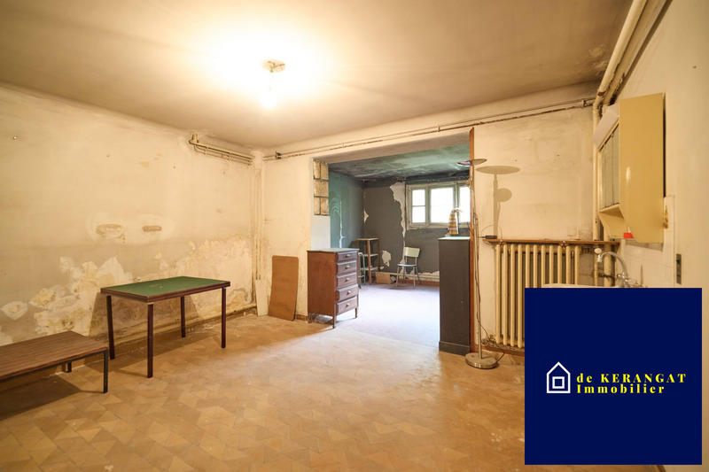 Maison traditionnelle - 230 m² - 8 pièces