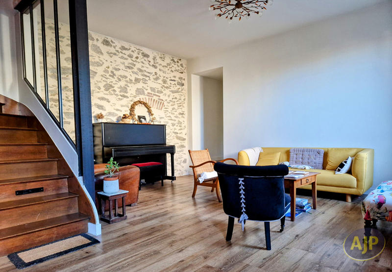 Maison - 169 m² - 8 pièces