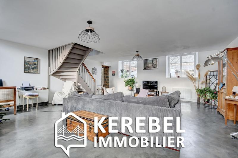 Maison - 317 m² - 10 pièces